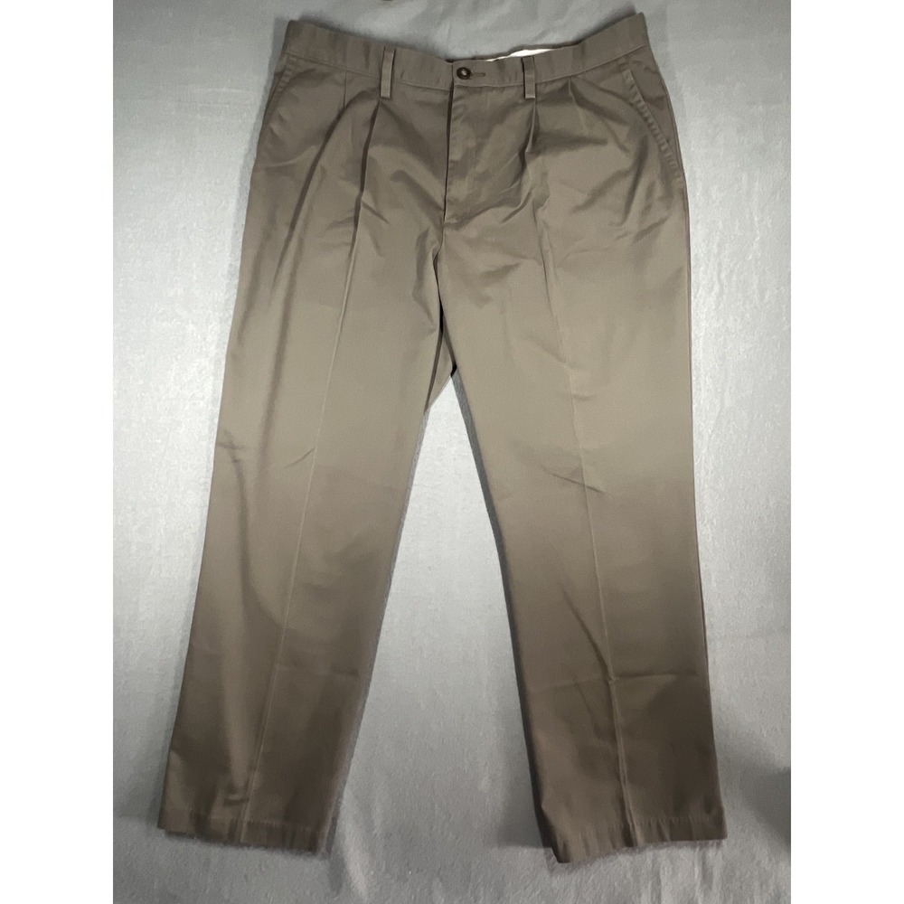 Dockers Men's D3 Classic Fit Pleated Khaki Chino Pants‎ Size 38x32 Cotton Blend